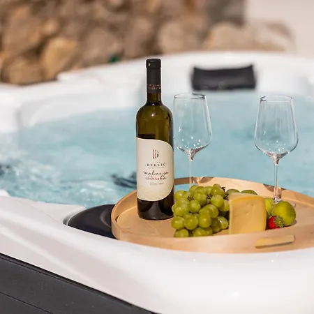 Hidden House Porta *